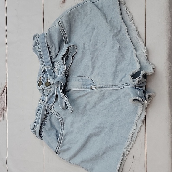 BILLABONG High Rise High Waist Paper Bag Light Wash Denim Jean Shorts Medium - Picture 1 of 8